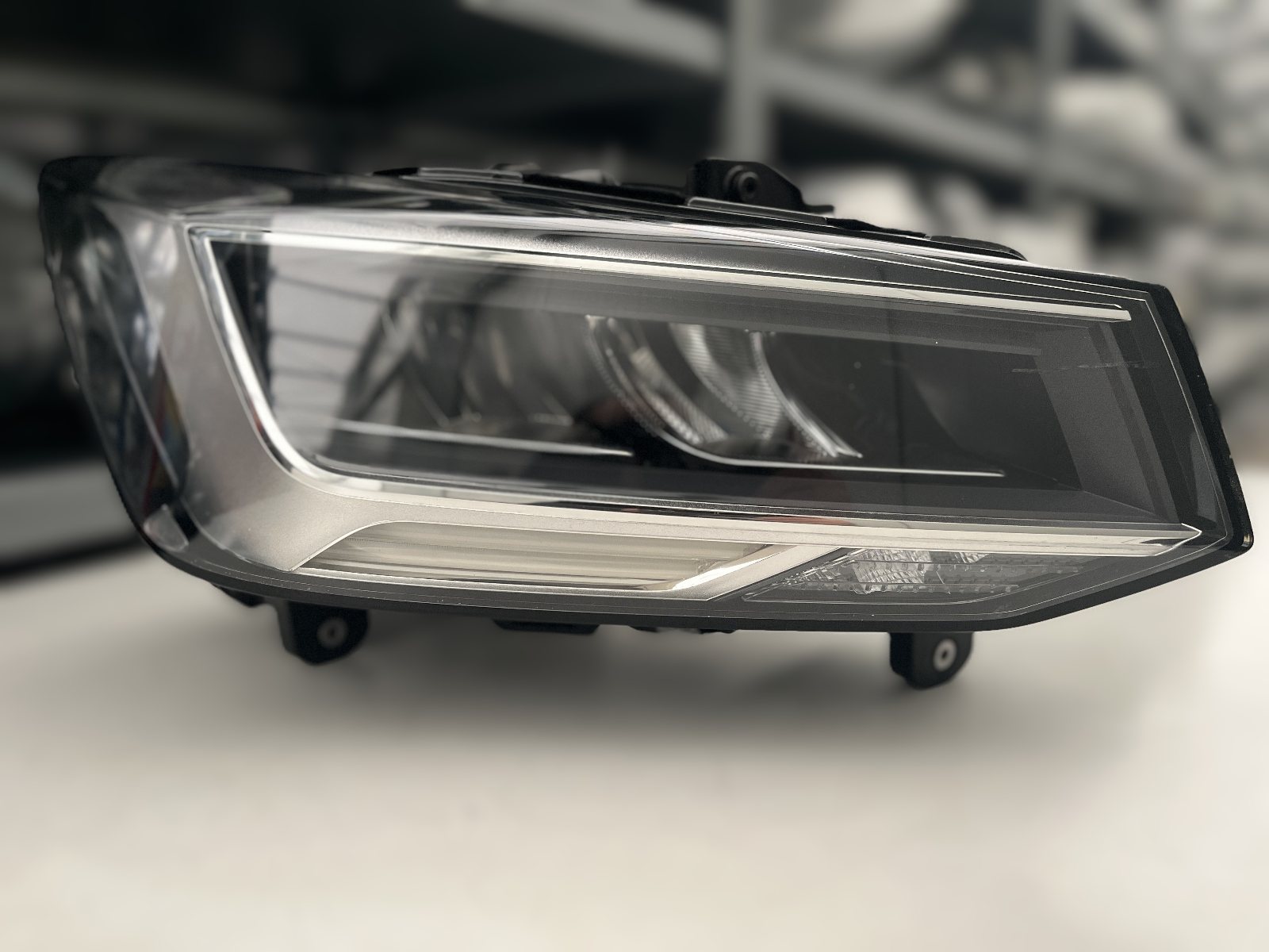 AUDI Q2 LIFT 81A VOLL LED SCHEINW RECHTS 81A941012