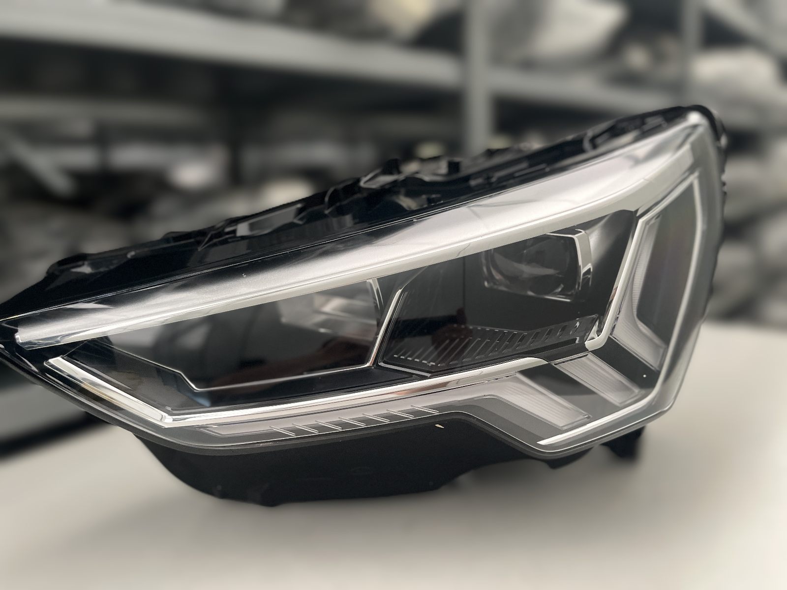 AUDI Q3 83A VOLL LED SCHEINW LINKS 83A941773