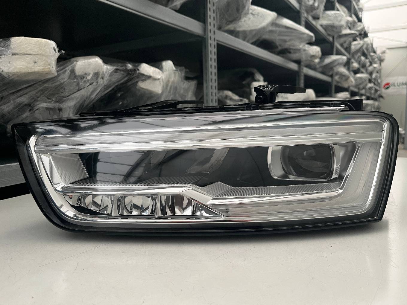 AUDI Q3 8U0 LIFT VOLL LED SCHEINWERFER LINKS 8U0941033