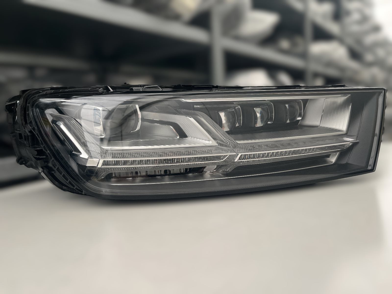AUDI Q7 4M0 MATRIX SCHEINWERFER RECHTS KPL 4M0941036