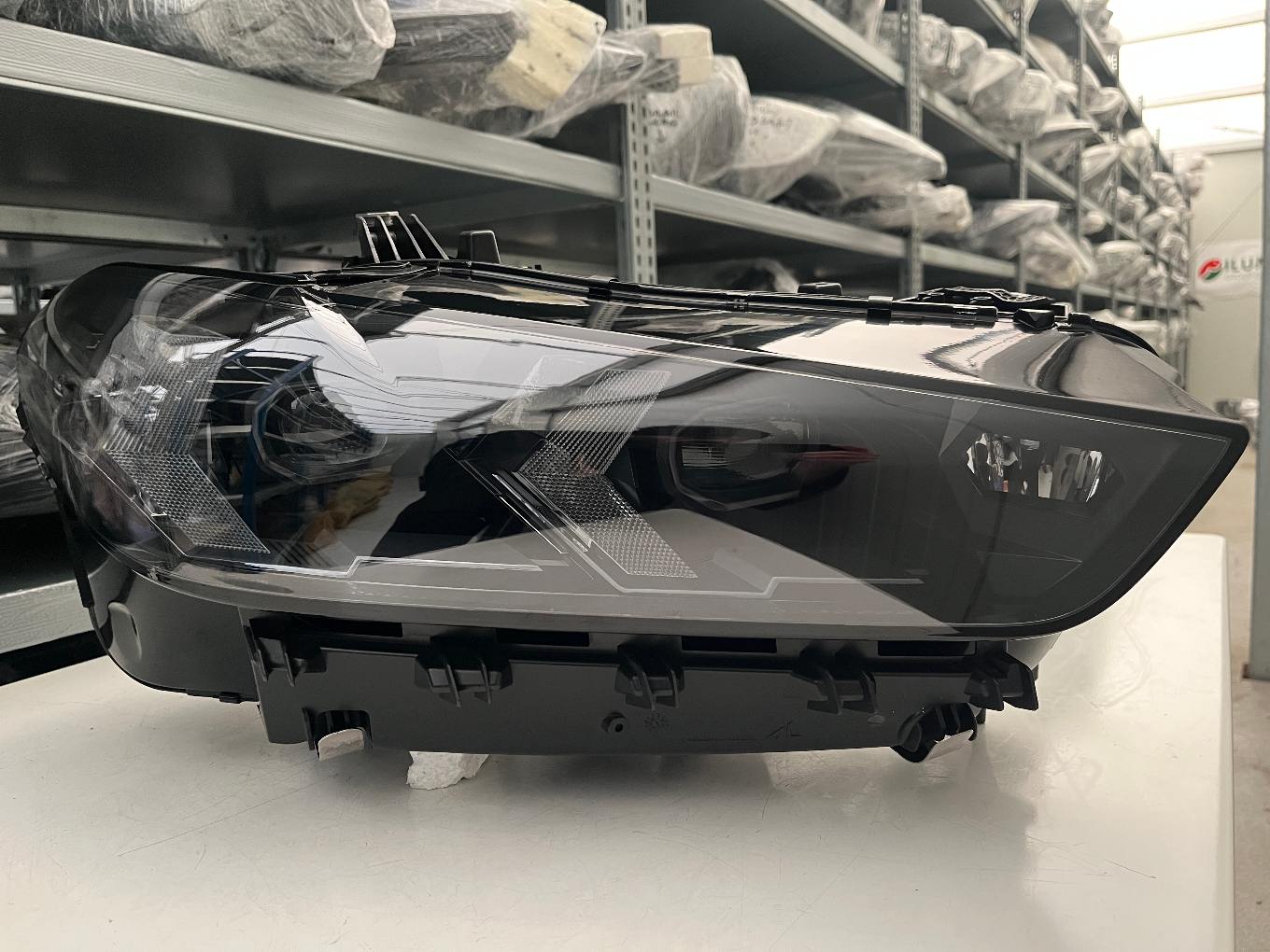 BMW X5 G05 X6 G06 LIFT LASER BLACK SCHEINW RECHTS USA 5A8E116