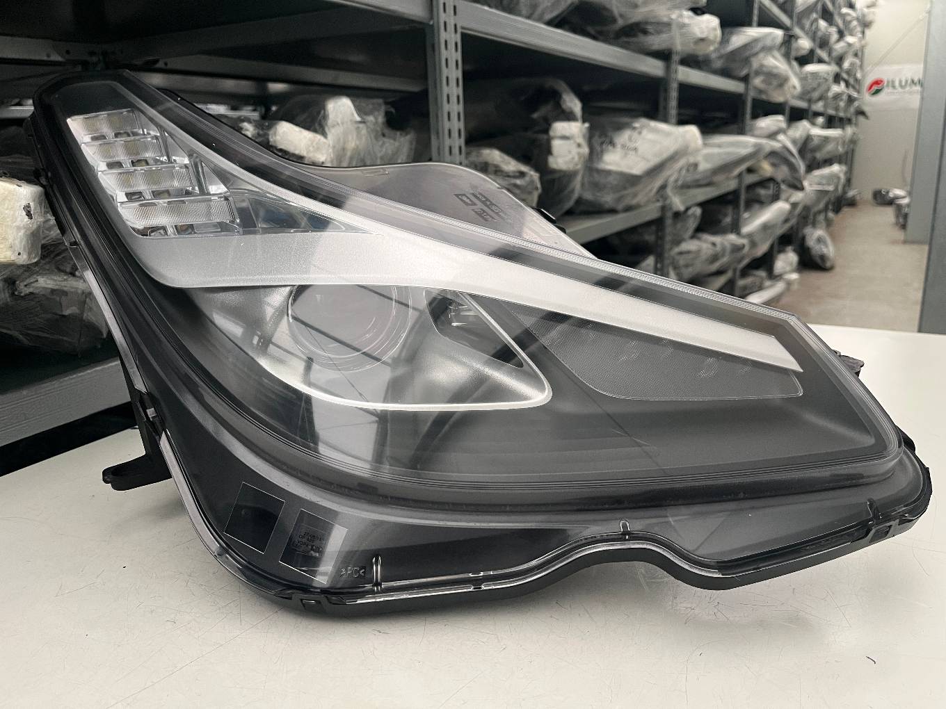 FERRARI GTC4LUSSO F151M XENON LED SCHEINW RECHTS KPL L90092318