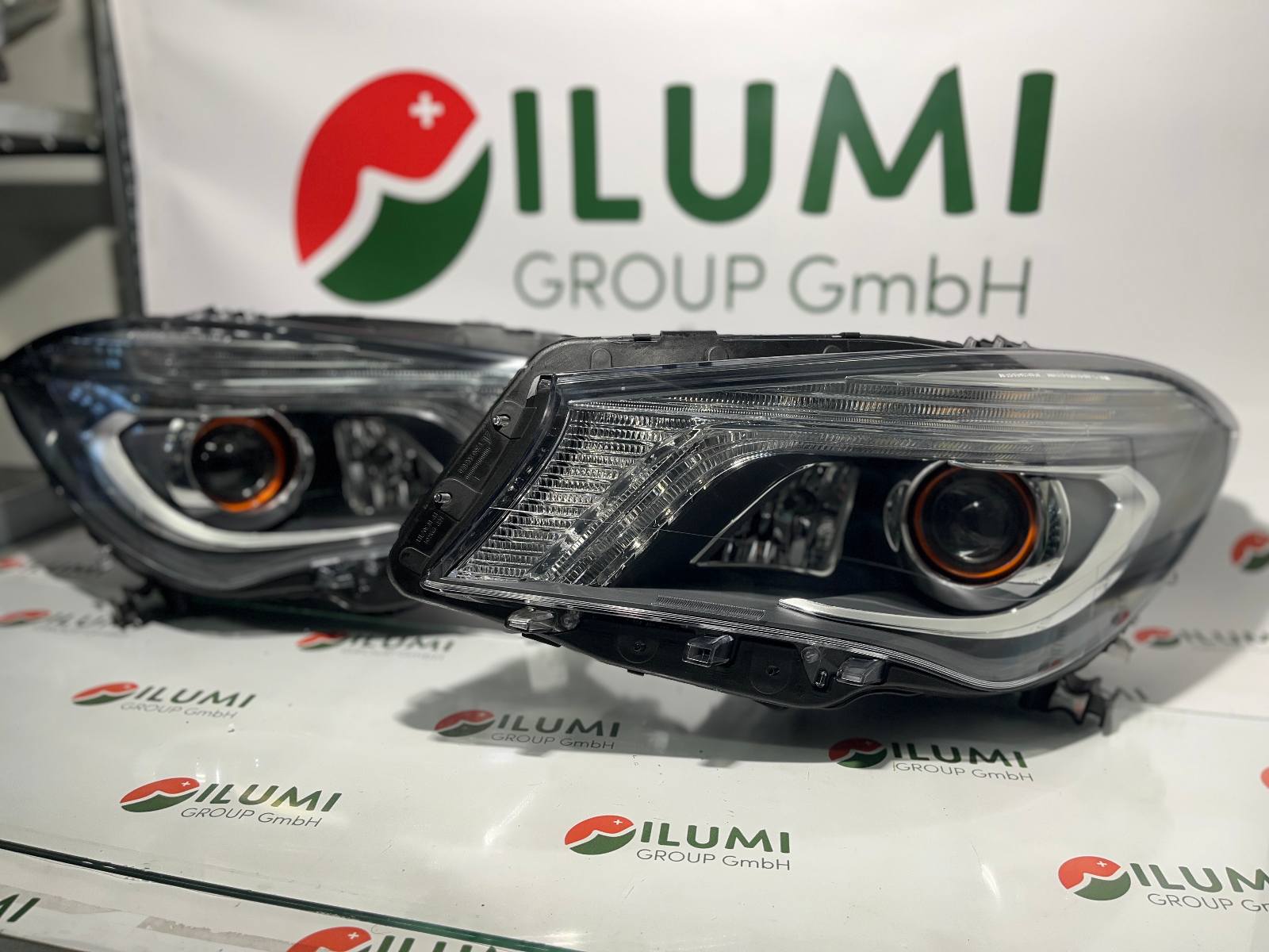 MERCEDES CLA W117 Xe ORANGE KL SCHEINW L R A1179064500 A1178201061