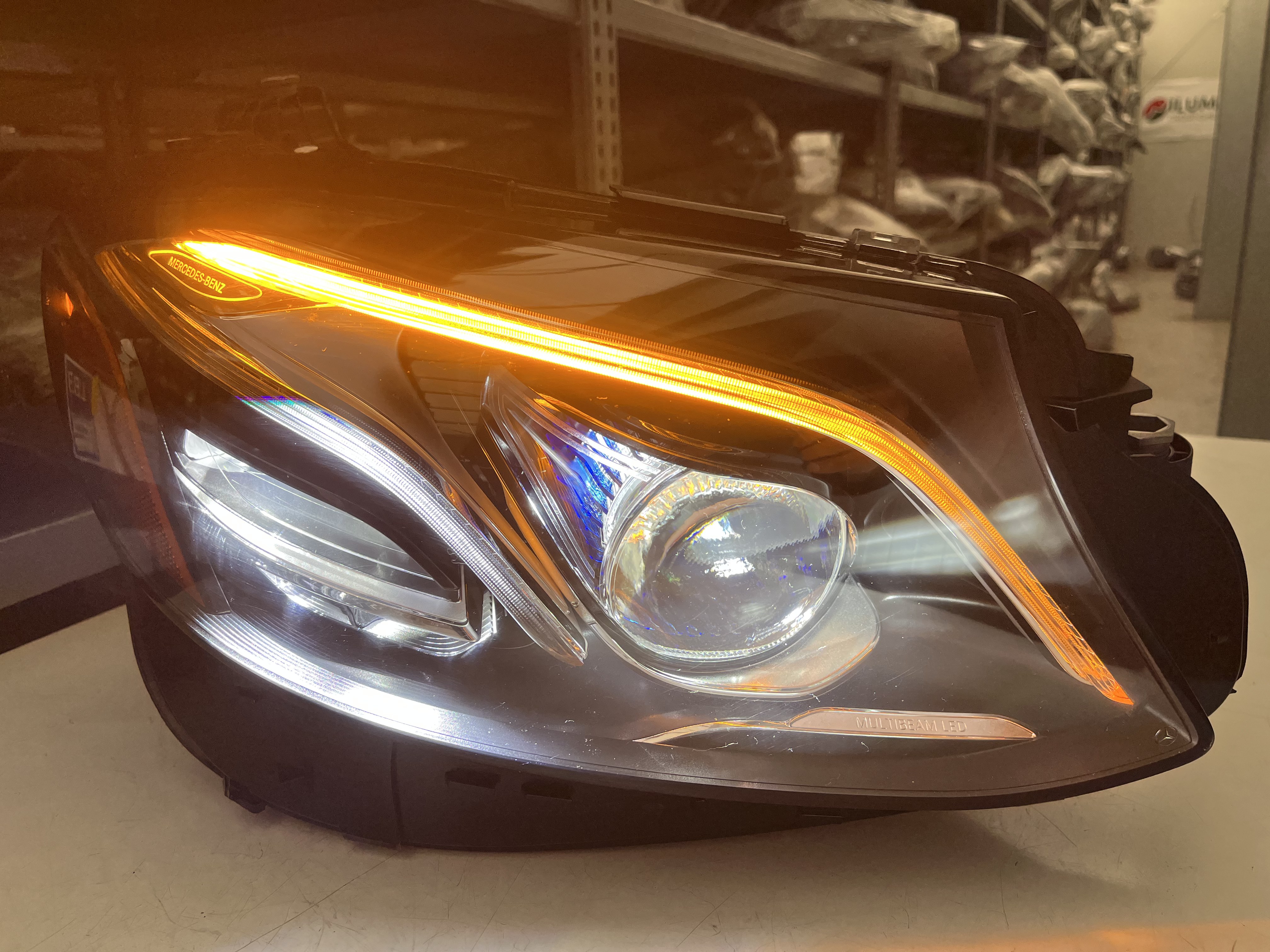 MERCEDES E W213 MULTIBEM USA SCHEINW RECHTS KPL A2139062004(2500 kpl u pawla )