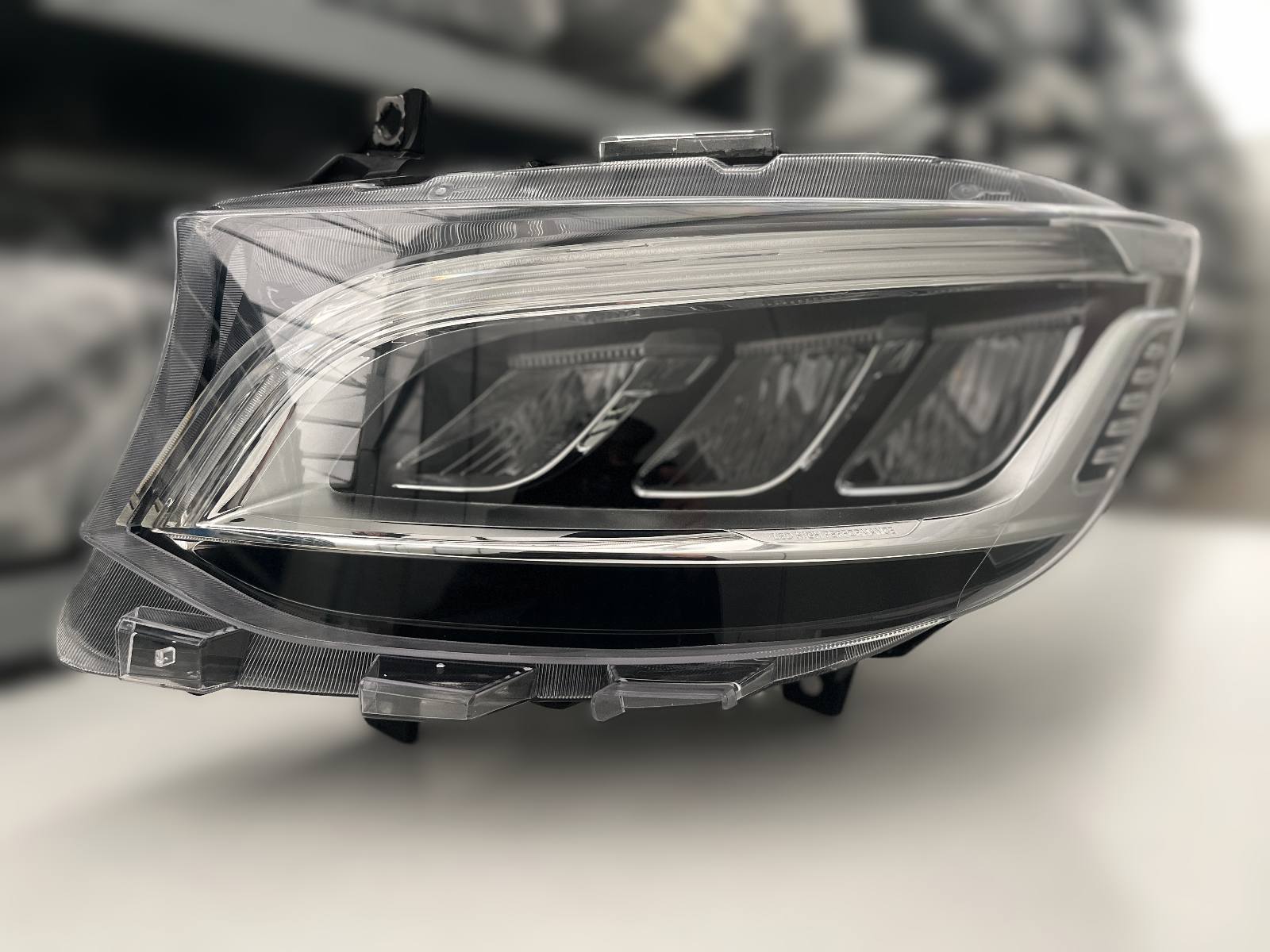 MERCEDES SPRINTER W910 SCHEINWERFER LINKS KPL A9109067100