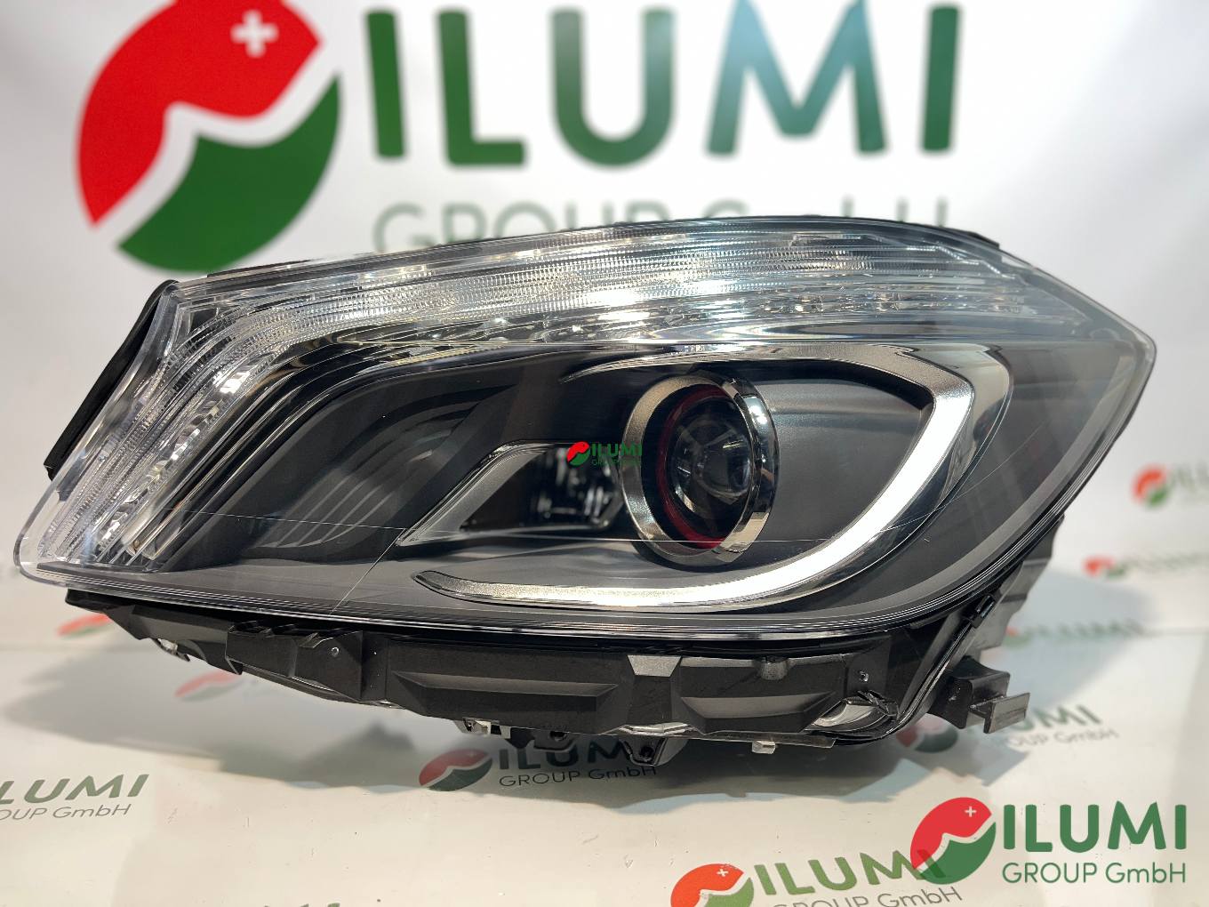 MERCEDES W176 AMG Xe KURVENLICHT SCHEINW LINKS KPL A1768205061