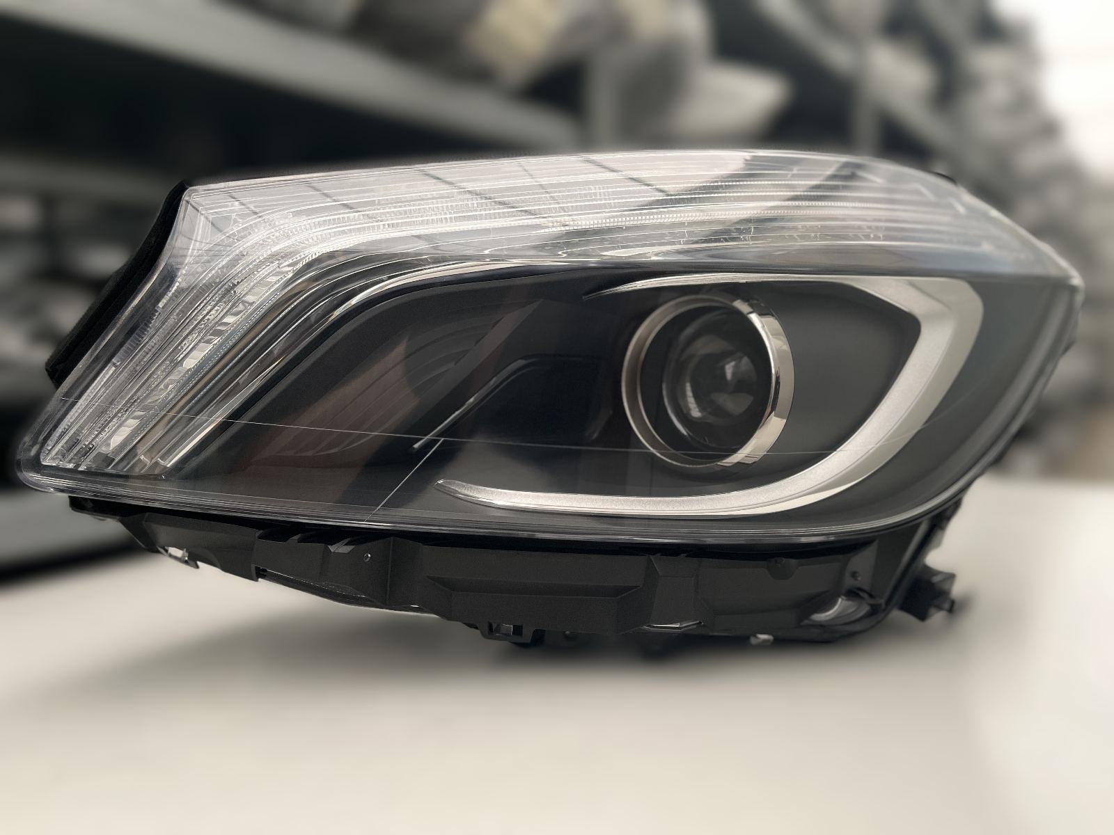 MERCEDES W176 Xe SCHEINW LINKS KPL A1768202761