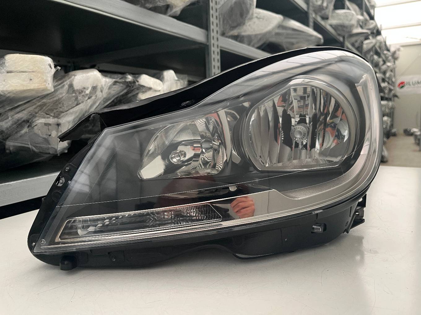 MERCEDES W204 LIFT HALOGEN SCHEINW LINKS A2048209559