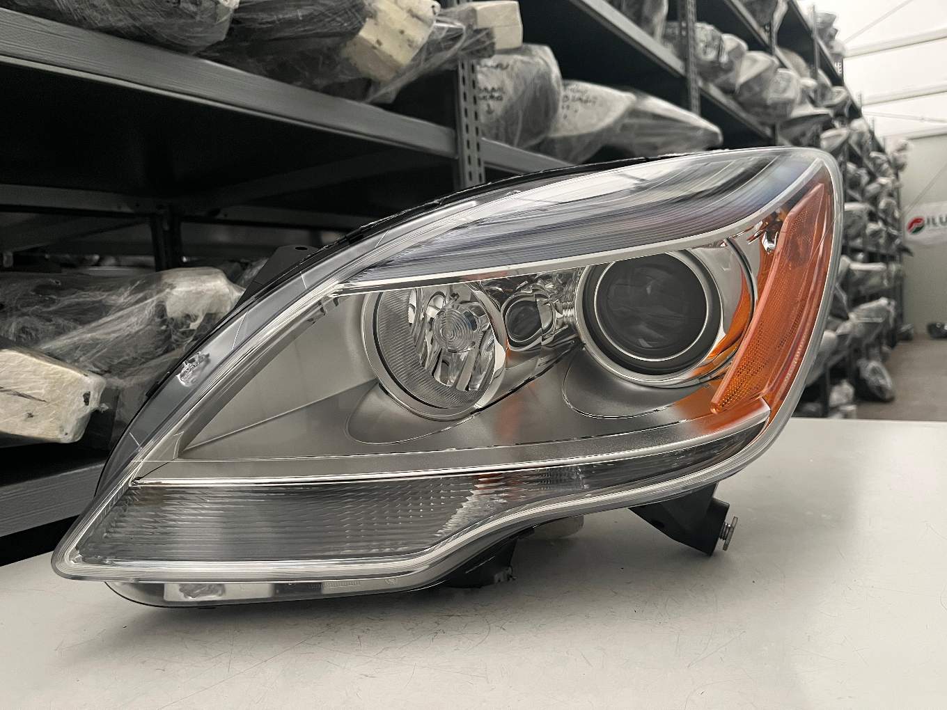 MERCEDES W251 R-KLASA LIFT XENON USA SCHEINW LINKS A2518203961