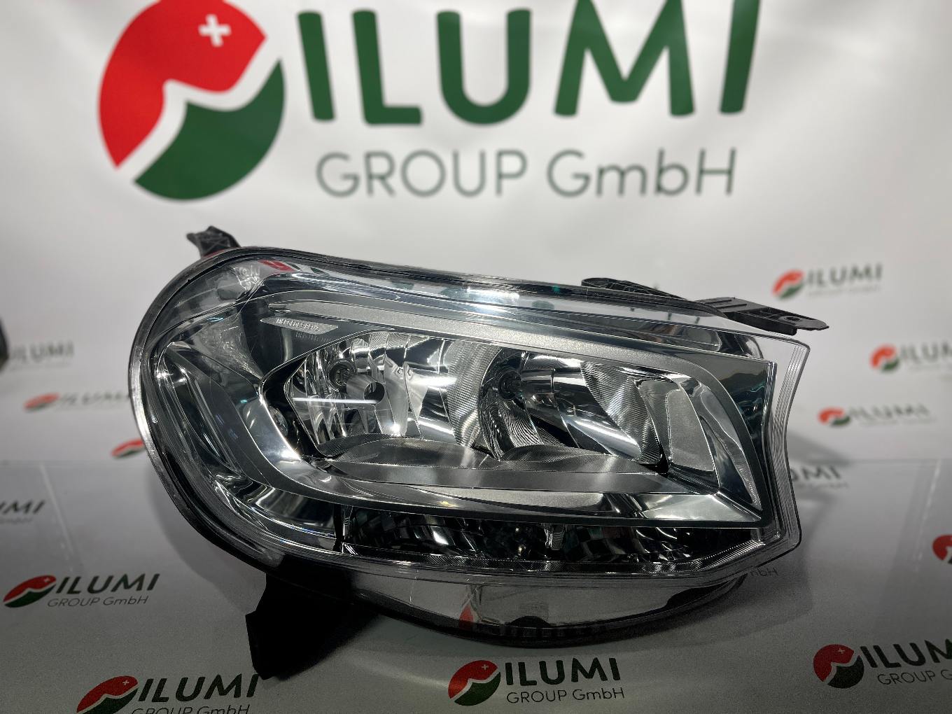 MERCEDES X KLASA W470 HALOGEN SCHEINW RECHTS A4709060700