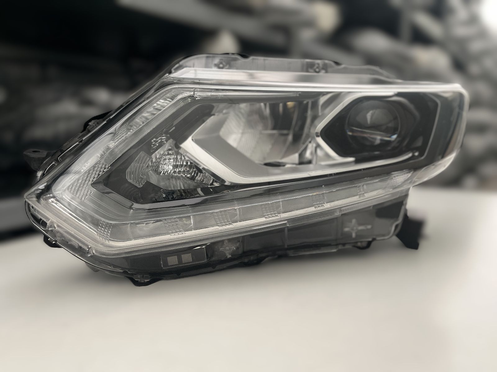 NISSAN X-TRAIL T32 FULL LED SCHEINWERFER LINKS