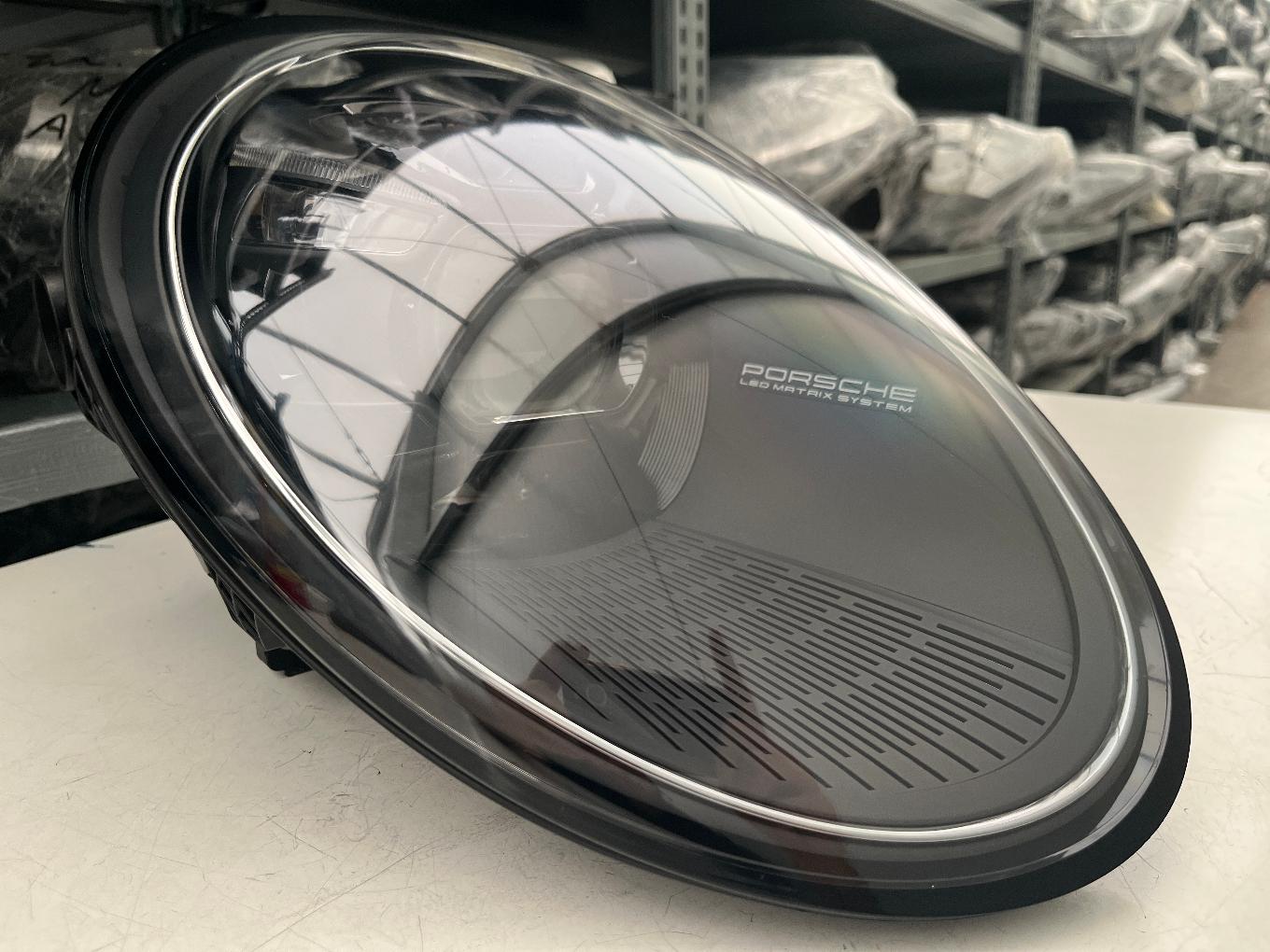 PORSCHE CARRERA 911 992 MATRIX BLACK SCHEINW RECHTS KPL 9P5941082D