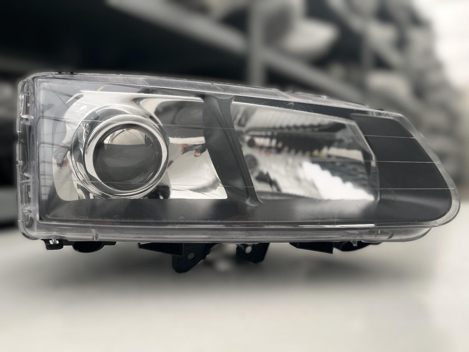 RENAULT AVANTIME HALOGEN SCHEINW RECHTS 88204316