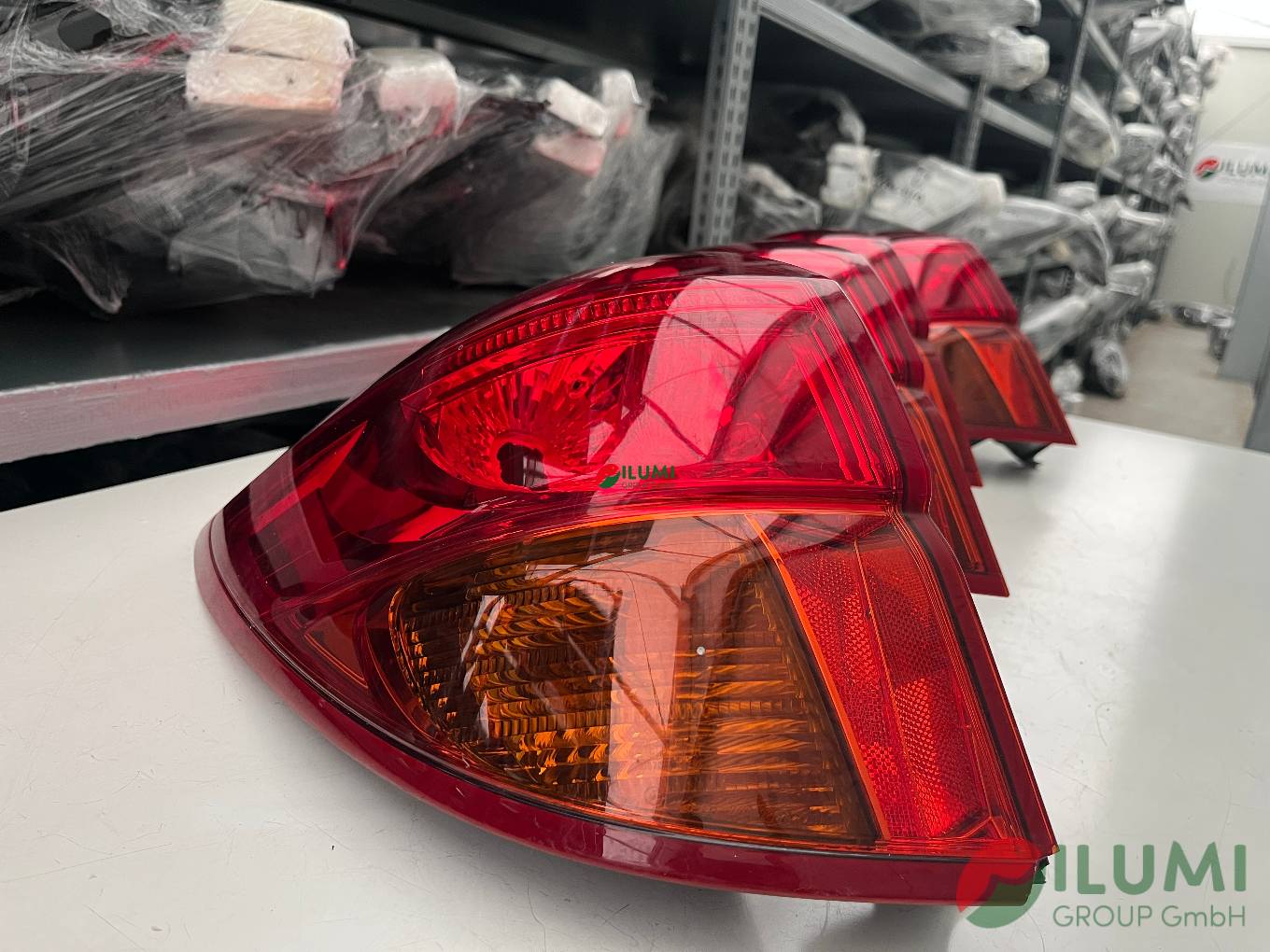 SUBARU LEGACY IV KOMBI 03-05 RÜCKLEUCHTE LINKS 220-20792