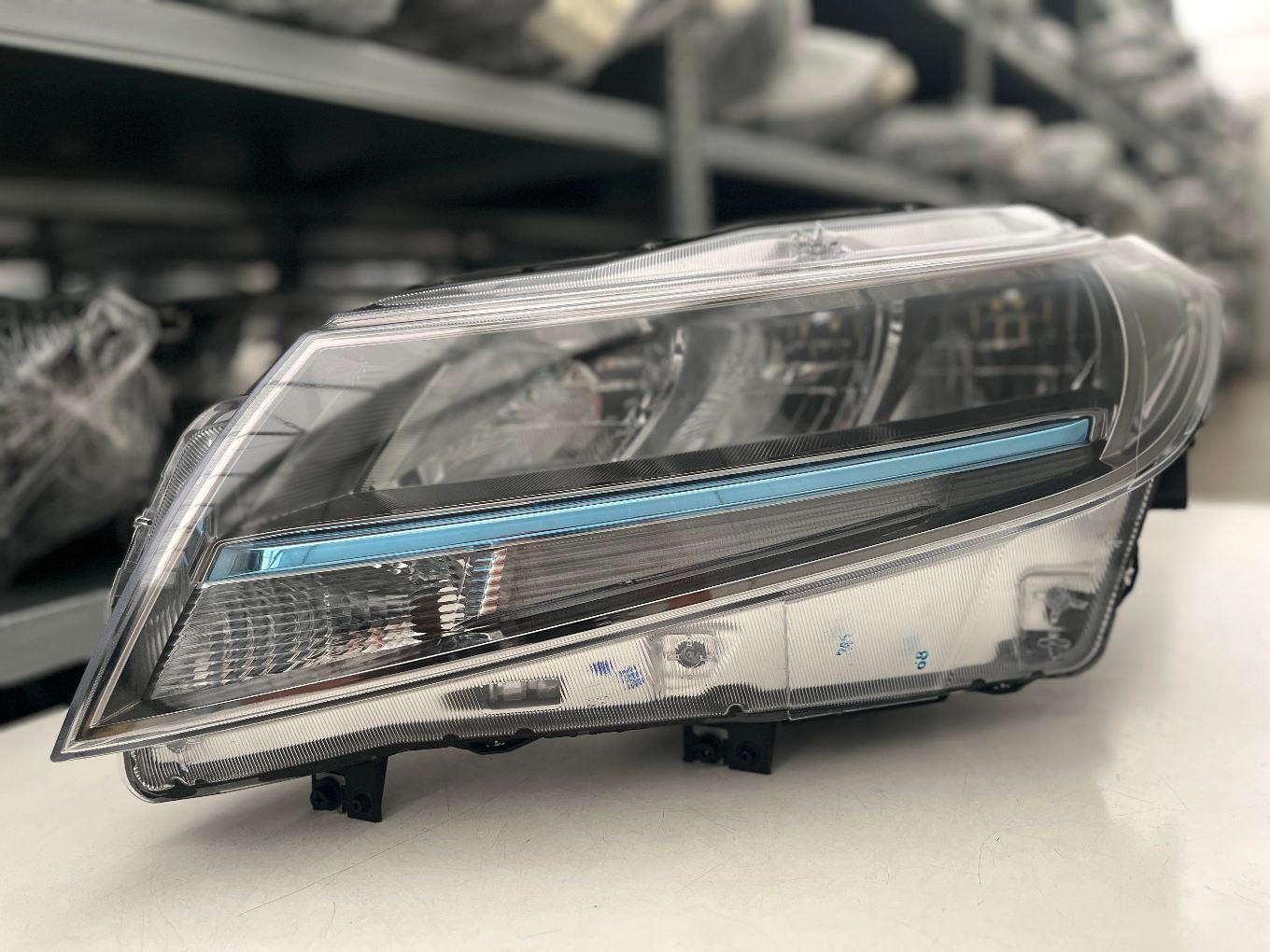 SUZUKI VITARA III LIFT VOLL LED SCHEINW LINKS 100-7R016