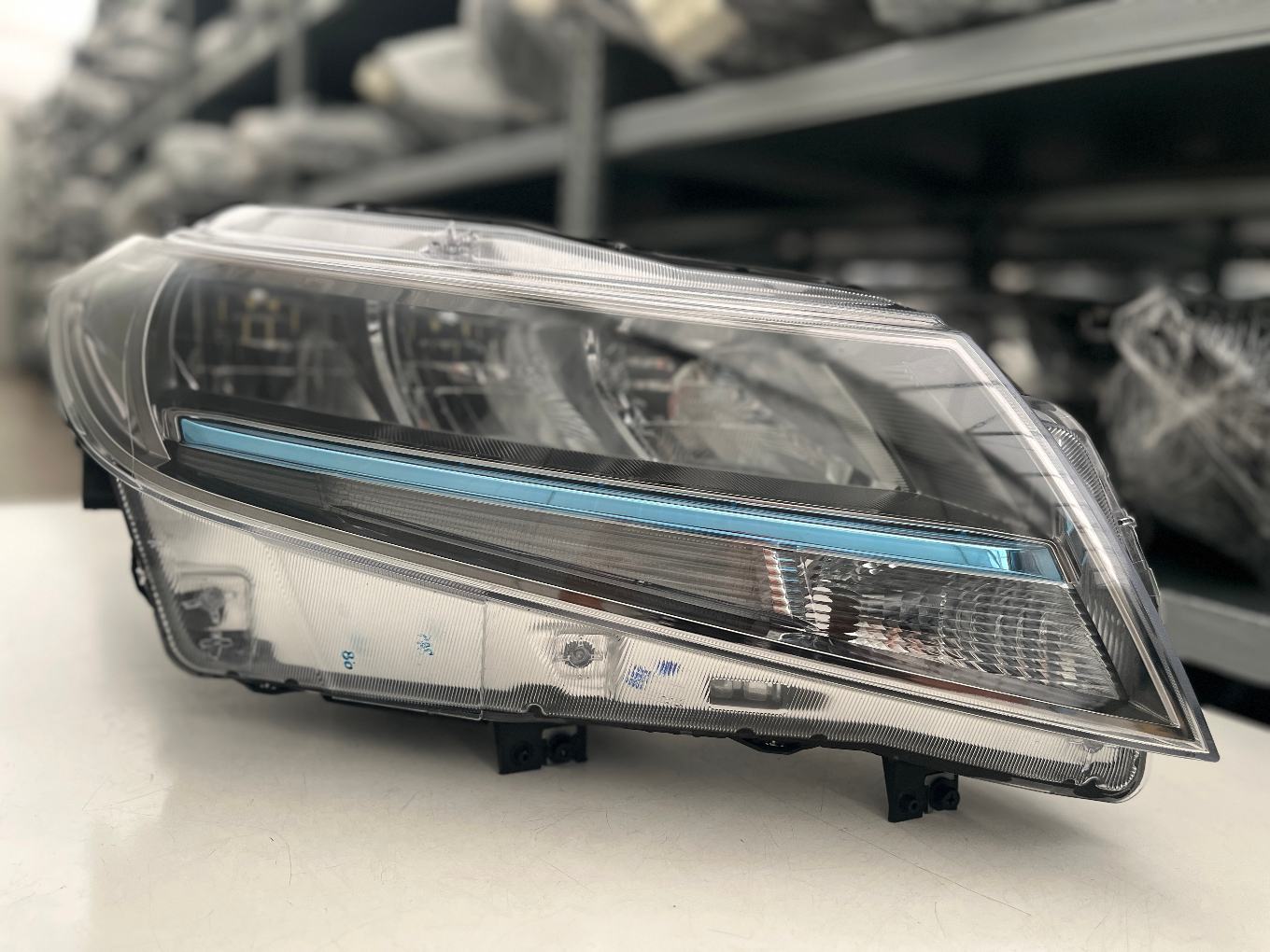 SUZUKI VITARA III LIFT VOLL LED SCHEINW RECHTS 100-7R016