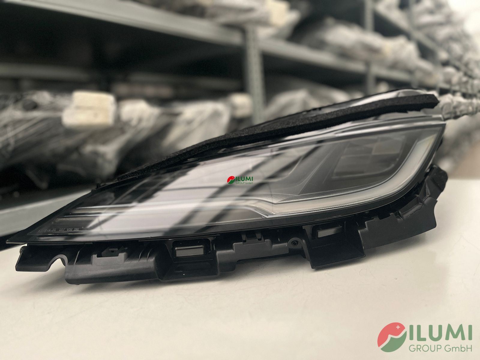 TESLA 3 LIFT HIGHLANDER VOLL LED  LINKS KPL 1760888-00