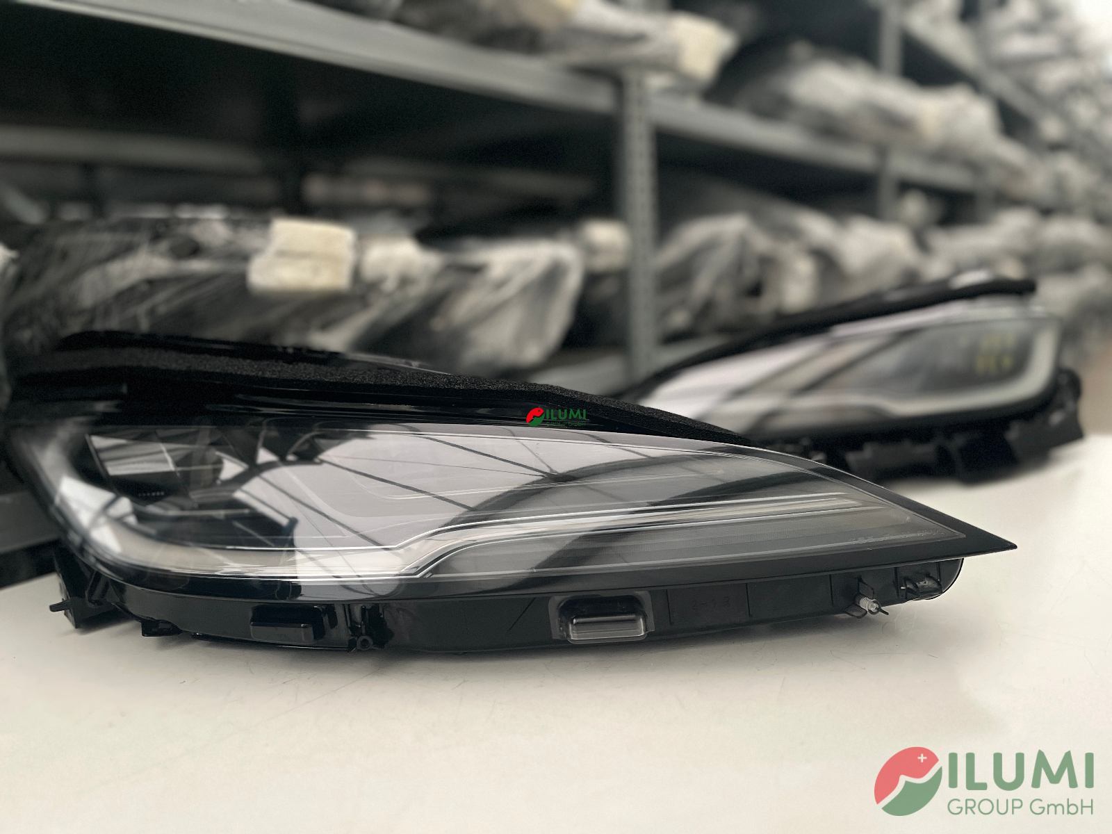 TESLA 3 LIFT HIGHLANDER VOLL LED  L+R KPL 1760889-00-E