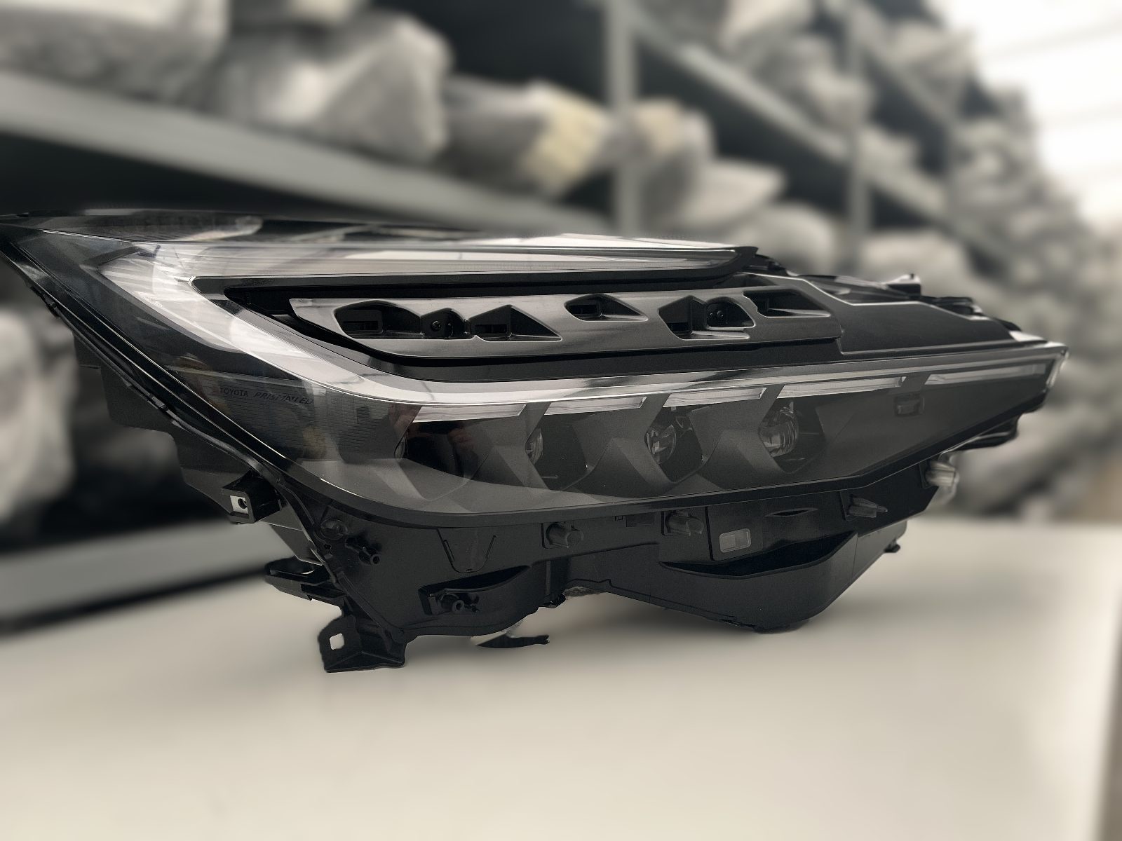 TOYOTA  CHR II PRISMA VOLL LED SCHEINW RECHTS KPL 71272F