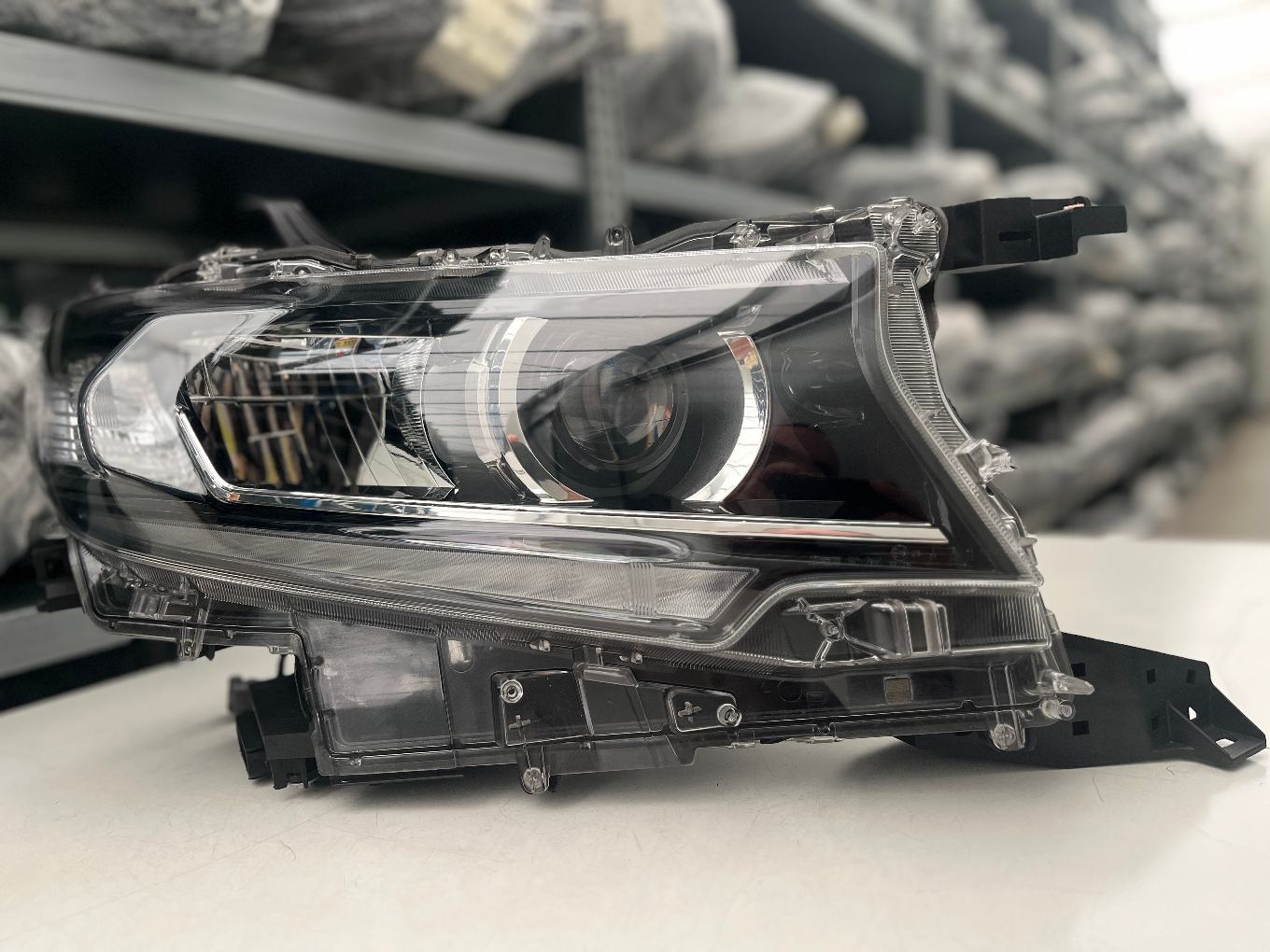 TOYOTA LAND CRUISER 150 VOLL LED SCHEINW RECHTS 8566128011