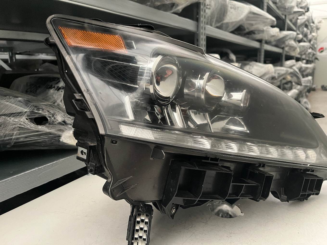 TOYOTA LAND CRUISER XENON LED LIFT SCHEINW RECHTS 81145-60A60