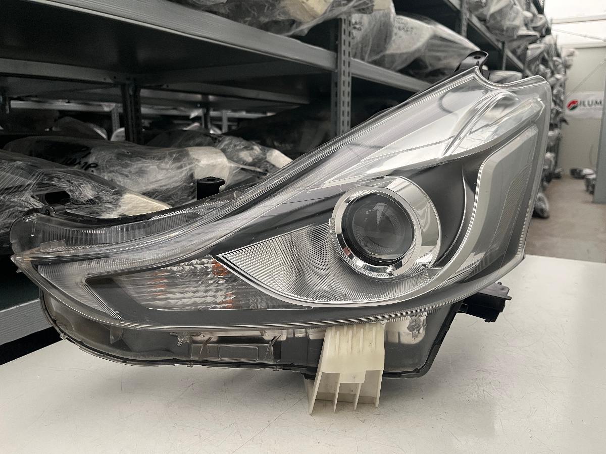 TOYOTA PRIUS PLUS LIFT SCHEINWERFER LINKS 47-68