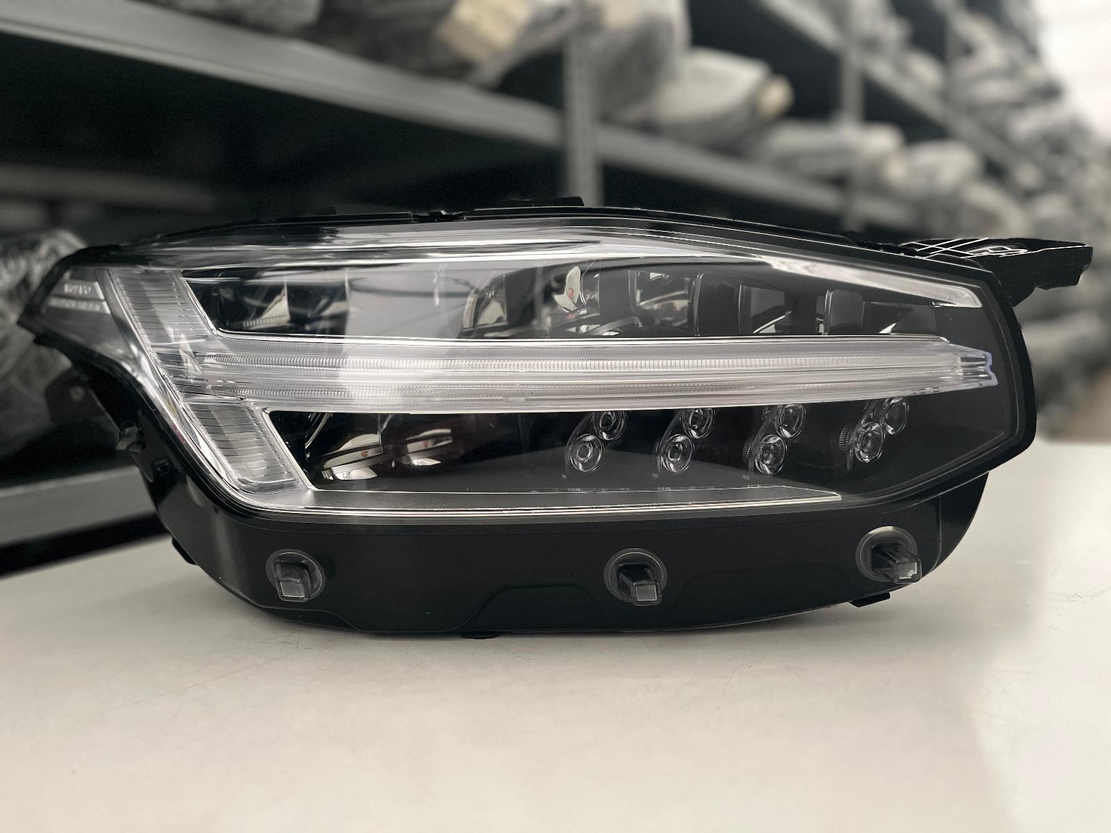 VOLVO XC90 II LIFT VOLL LED SCHEINWERFER RECHTS KPL 32228689