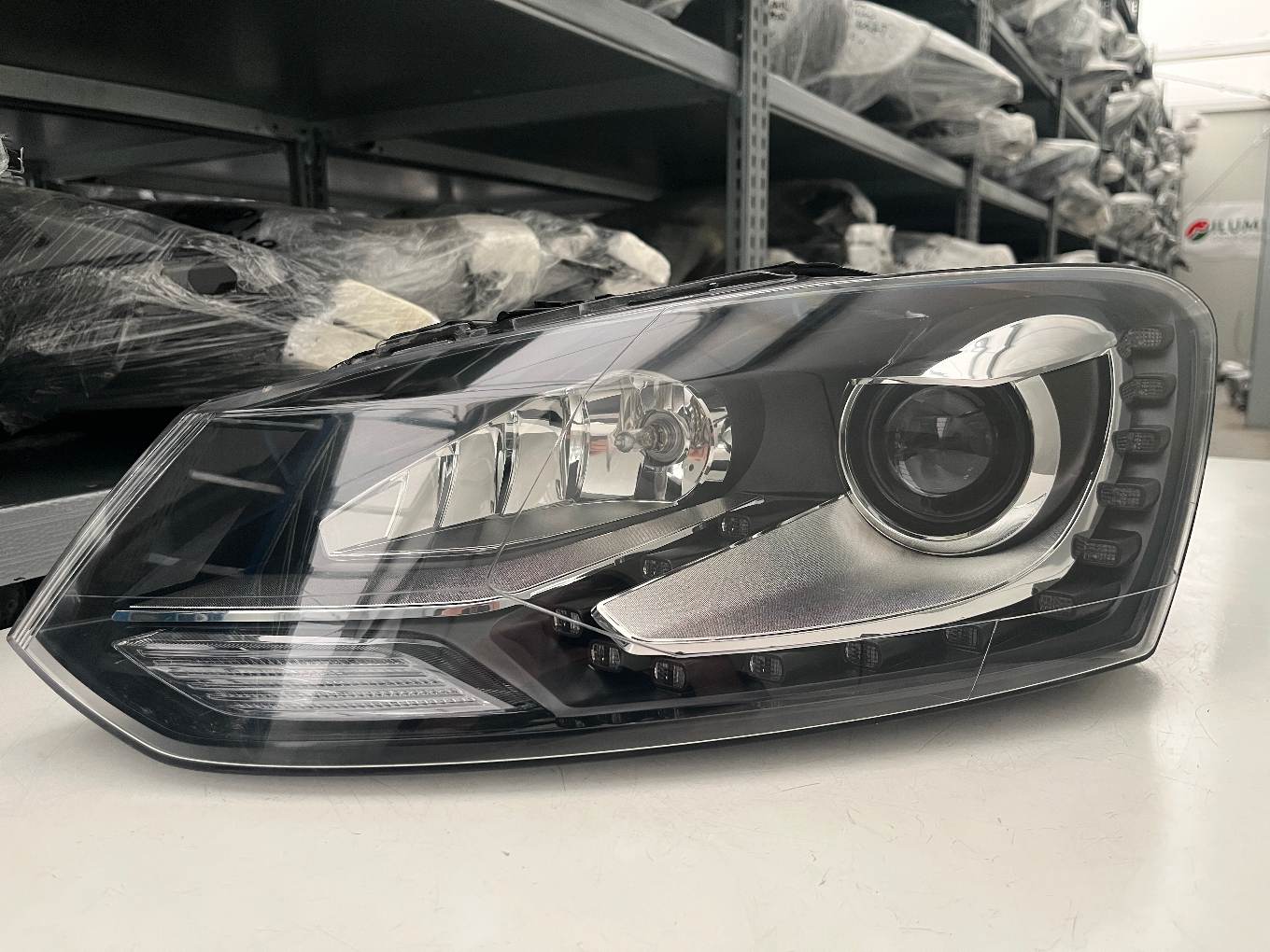 VW POLO V 5 XENON SCHEINWERFER LINKS KPL 6R1941031D