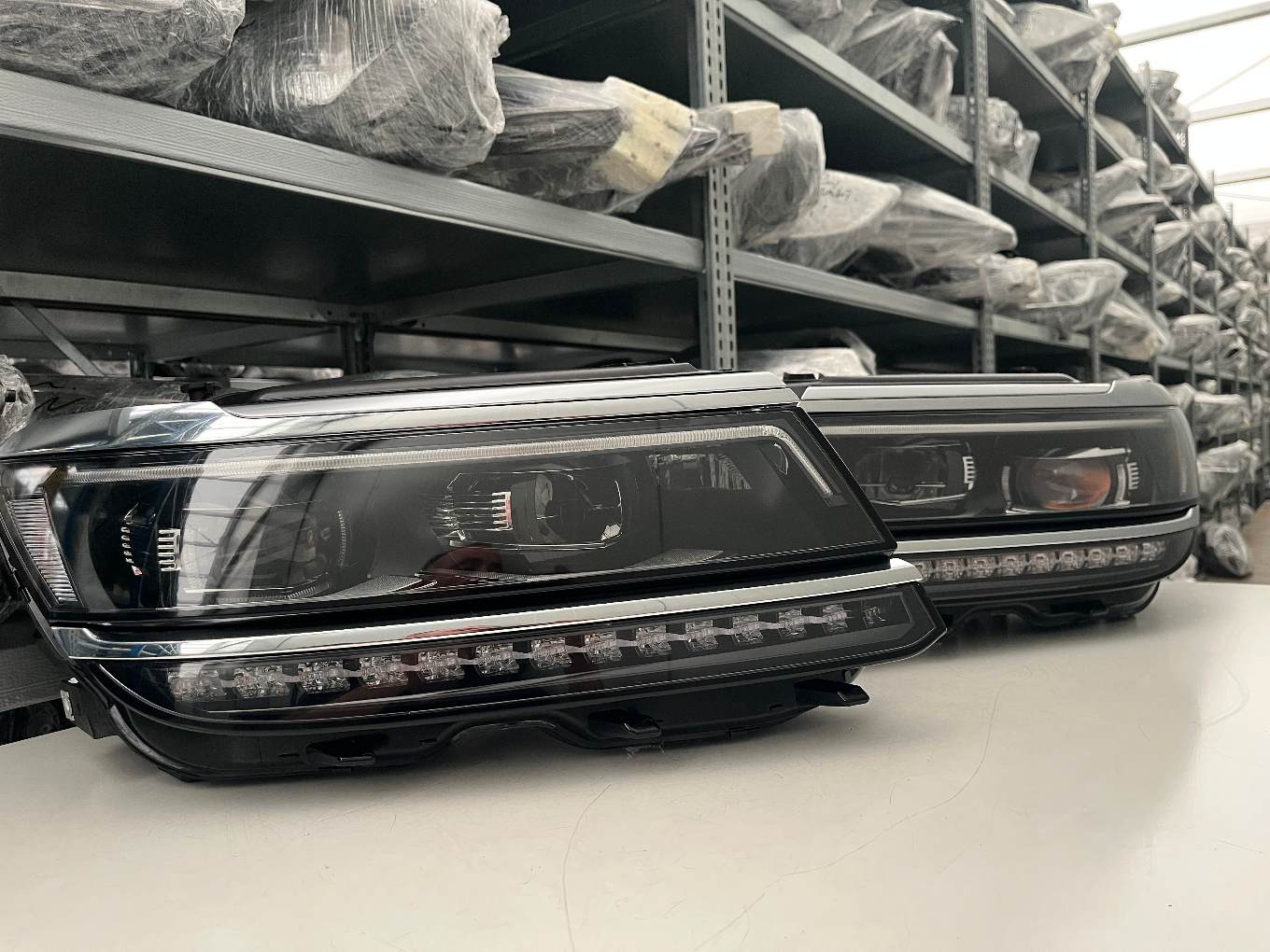 VW TIGUAN VOLL LED SCHEINW RECHTS LINKS 5NN941081C 5NN941082C