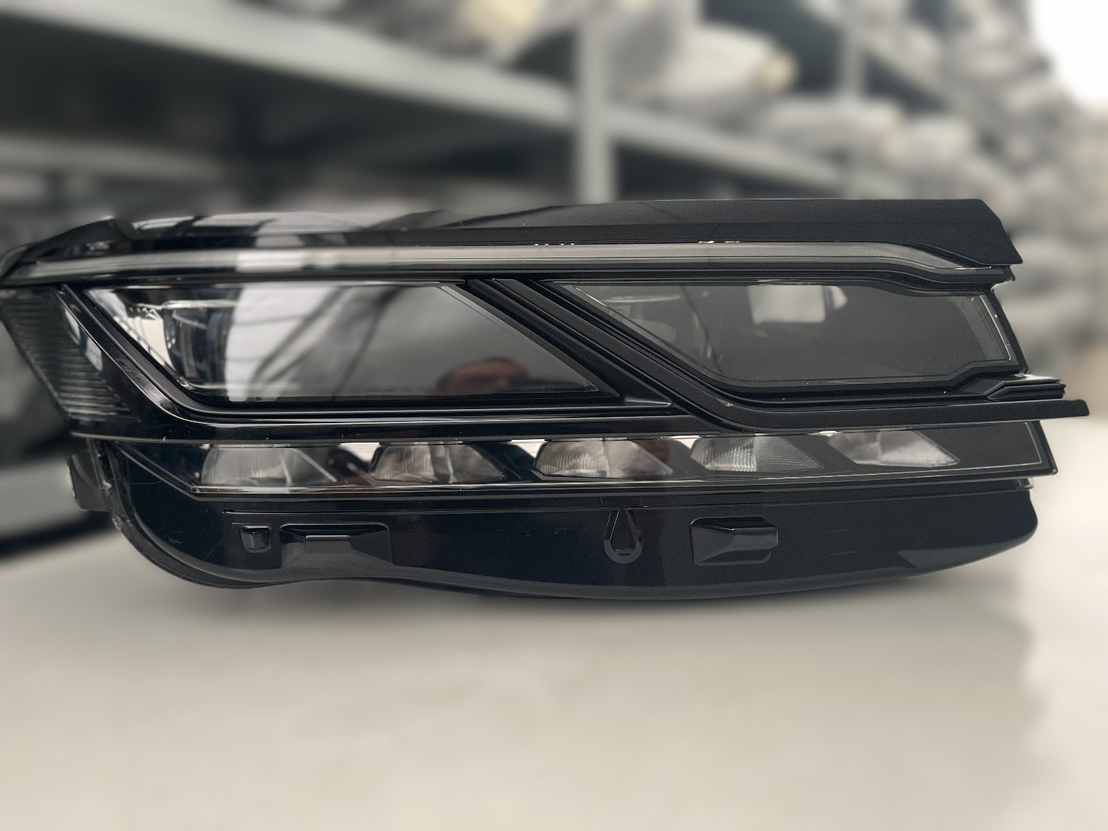 VW TOUAREG III 3 761 VOLL LED R-LINE SCHEINW RECHTS 761941082