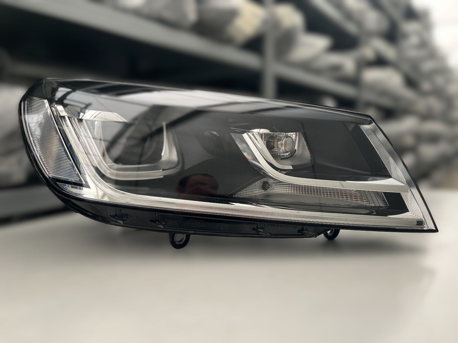 VW TOUAREG LIFT XENON SCHEINWERFER RECHTS KPL 7P1941034A
